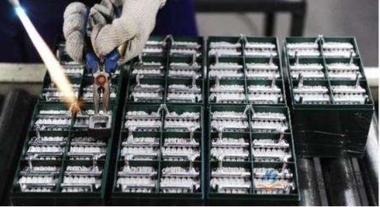 中国蓄电池行业的技术进步的进程加速，与国标准扔存在较大差距