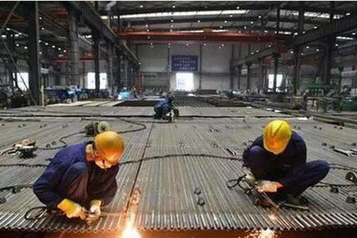 北京和安徽GDP总量均为首次突破3万亿大关，四川晋级“4万亿俱乐部”